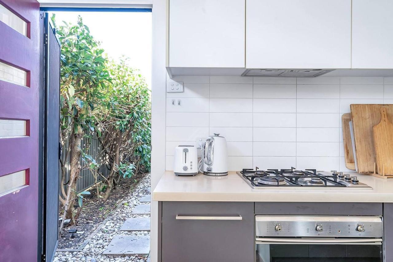 'made In Sydney' Chic Shop Conversion With Courtyard * Sydney